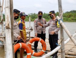 Polri Imbau Pengelola Perahu, Lengkapi Alat Keselamatan dan Cek Perahu Secara Berkala