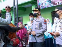 Ratusan Santriwati Disuntik Vaksin, Guna Percepat Herd Immunity