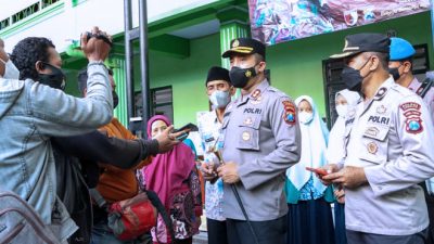 Kapolres Jombang saat konfrensi pers dengan awak media. (Humas Polres))