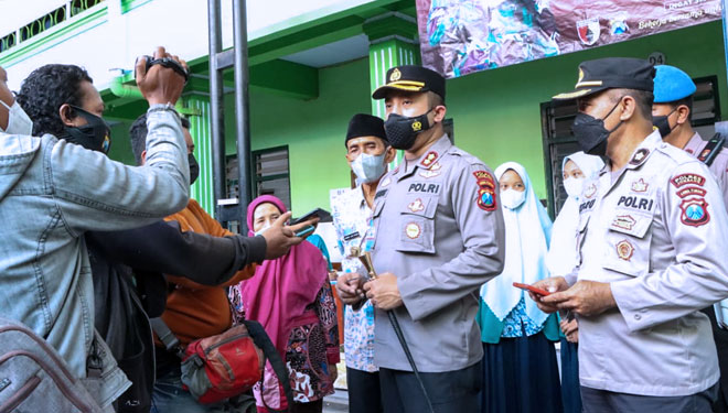 Kapolres Jombang saat konfrensi pers dengan awak media. (Humas Polres))