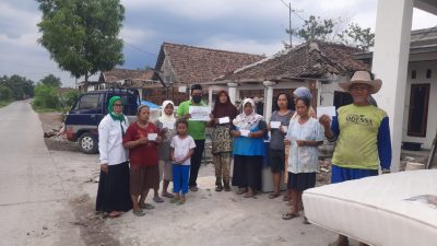 UPZIS MWCNU Plandaan Bahu Membahu Bantu Warga Terdampak Puting Beliung