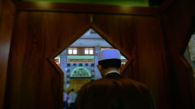 Ilustrasi Sholat Fardlu. unsplash