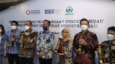 Penerimaan Penghargaan Industri Hijau di Jakarta