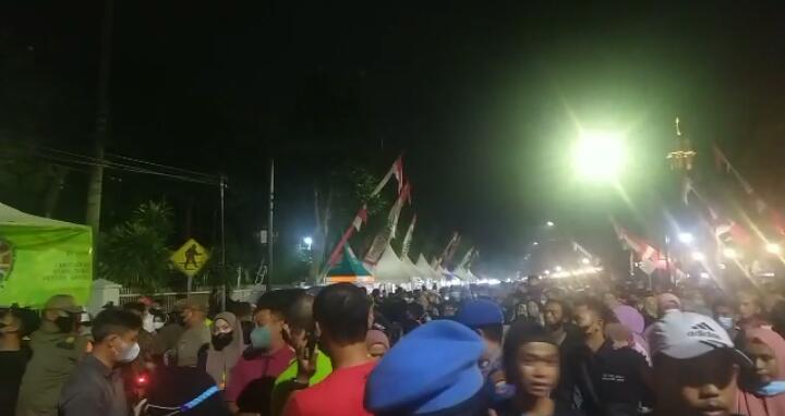 Car Free Night warga Jombang yang berkerumun dan abaikan prokes