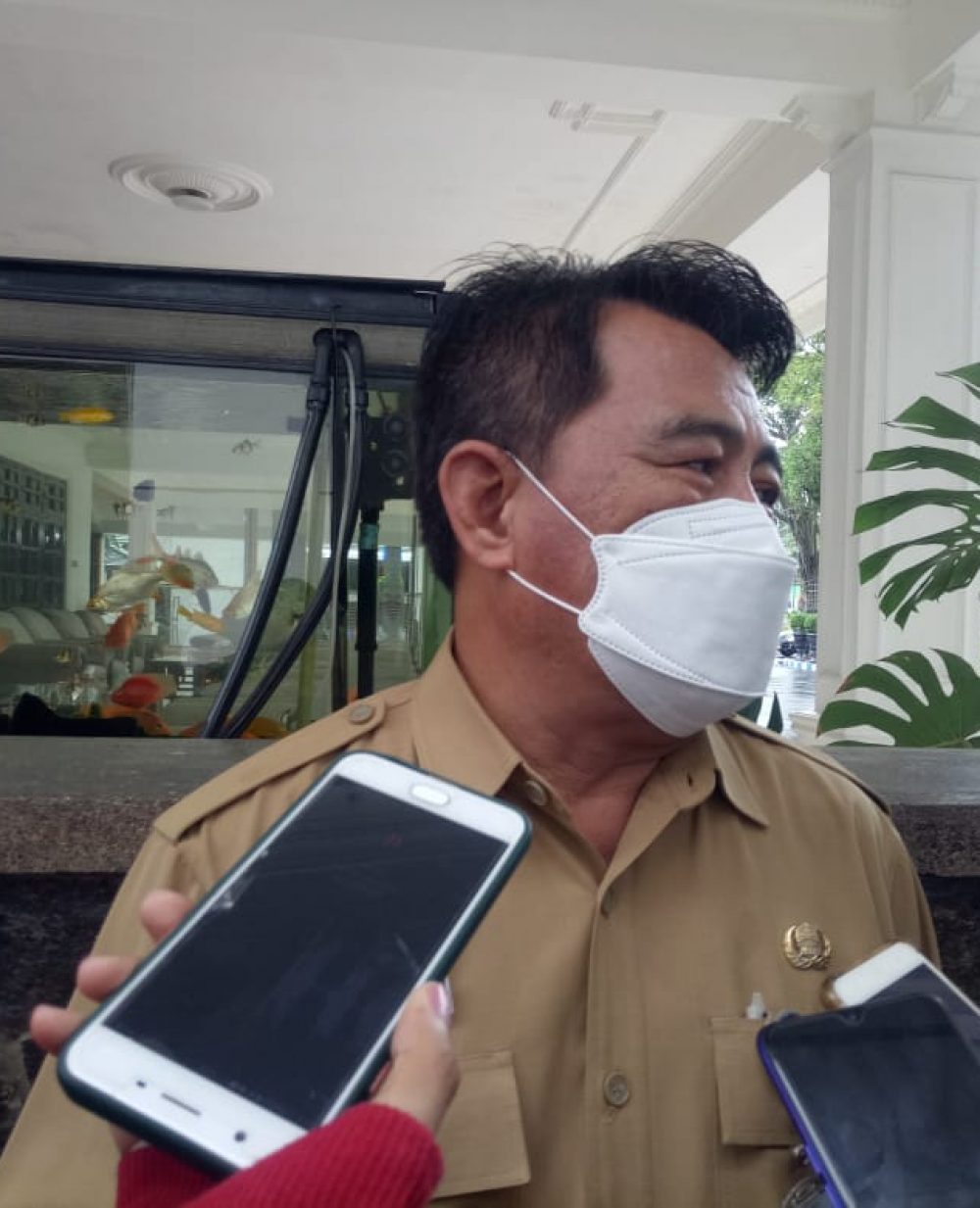 foto : Kepala Dinas Kesehatan Budi Nugroho sa'at di minta keterangan usai rapat evalusai satgas covid-19 di gedung swagata (7/2/2022)