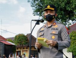 Kapolres Jombang Pimpin Upacara Kenaikan Pangkat Pengabdian Perwira