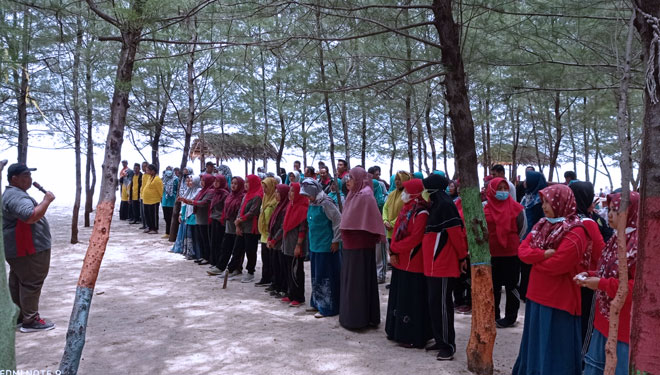 Pengembangan Karakter Diri Melalui Kegiatan Outbound Pada Guru Madrasah Ibtidaiyah di Wilayah Kecamatan Jogoroto