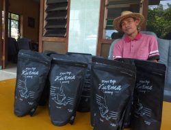 Pria Jombang olah Biji Kurma Jadi Kopi