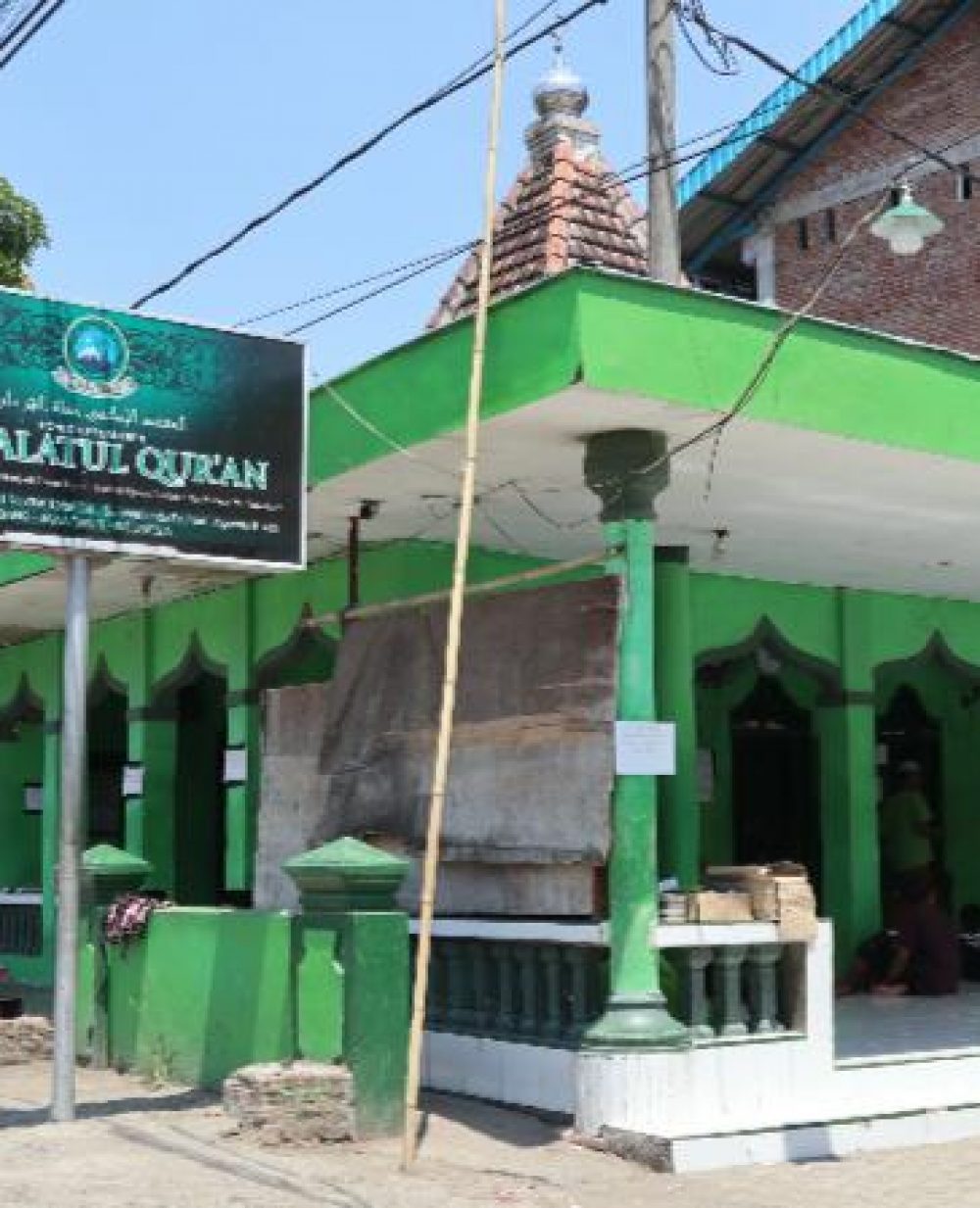 Tampak halaman depan pondok pesantren Hamalatul Qur'an Jogoroto