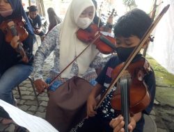 Sanggar Komunitas Keroncong Anak Gali Skill Seni Musik Keroncong Sejak Dini.