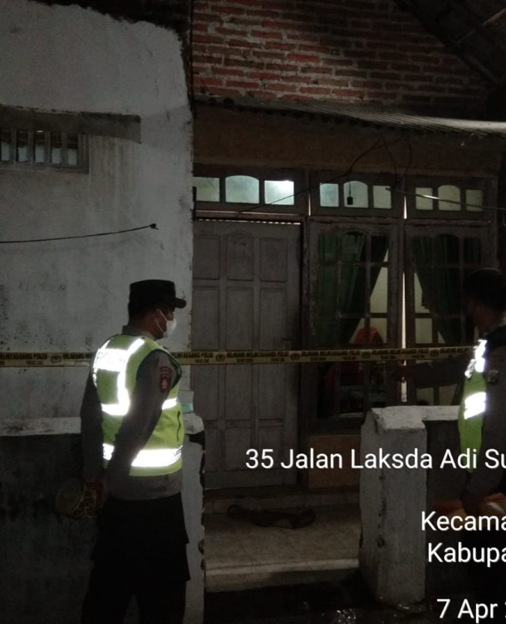 poto : Kediaman korban usai diamankan polsek jombang (7/4/2022).