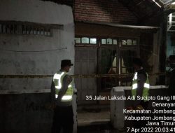 Seorang Ibu Rumah Tangga Ditemukan Warga Tewas Membusuk Dalam Rumah