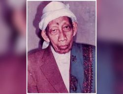 Rahasia Panjang Umur KH Adlan Ali Cukir Jombang