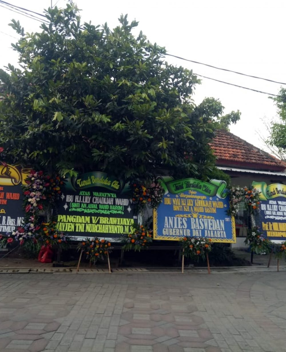 Nyai Lily Wahid Meninggal, Ponpes Tebuireng Banjir Karangan Bunga