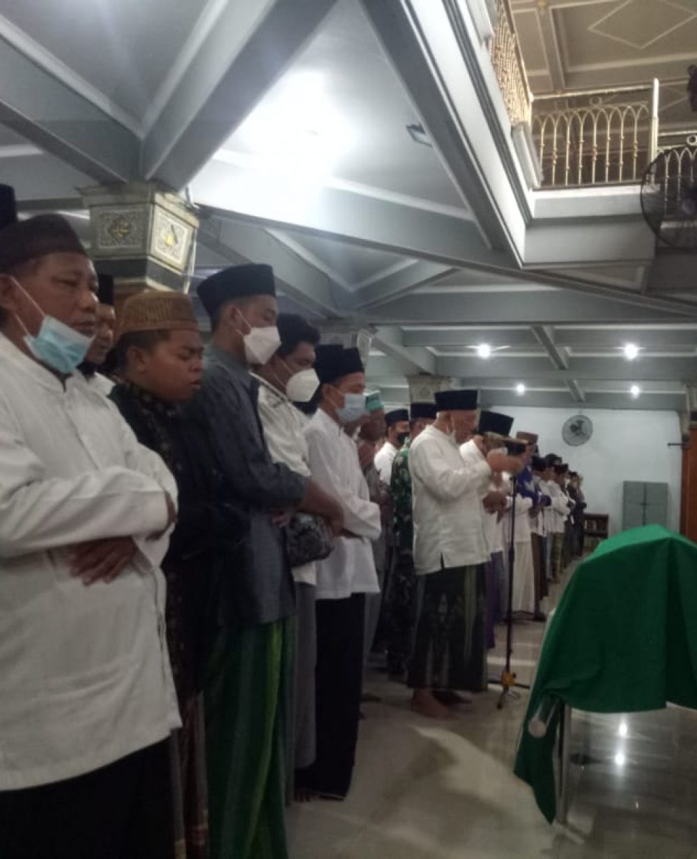 Pengantaran Jenazah Nyai Lily Wahid Ke Tempat Peristirahatan