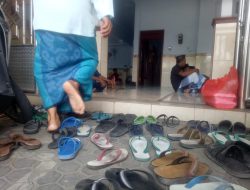 Cerita Santri Yang Sering Hilang Sandal Usai Sholat Jum’at