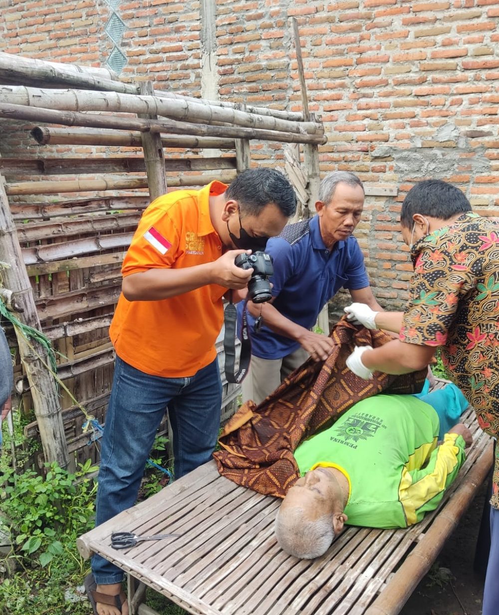 Sakit Tak Kunjung Sembuh, Seorang Kakek Asal Perak Jombang Di Temukan Tewas Gantung Diri