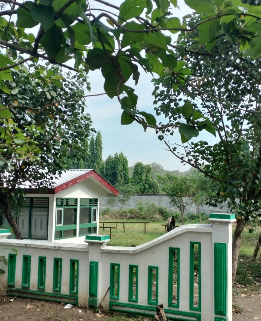 Lokasi pasar hewan di Mojoagung Jombang tampak sepi. Kamis (9/6/2022).