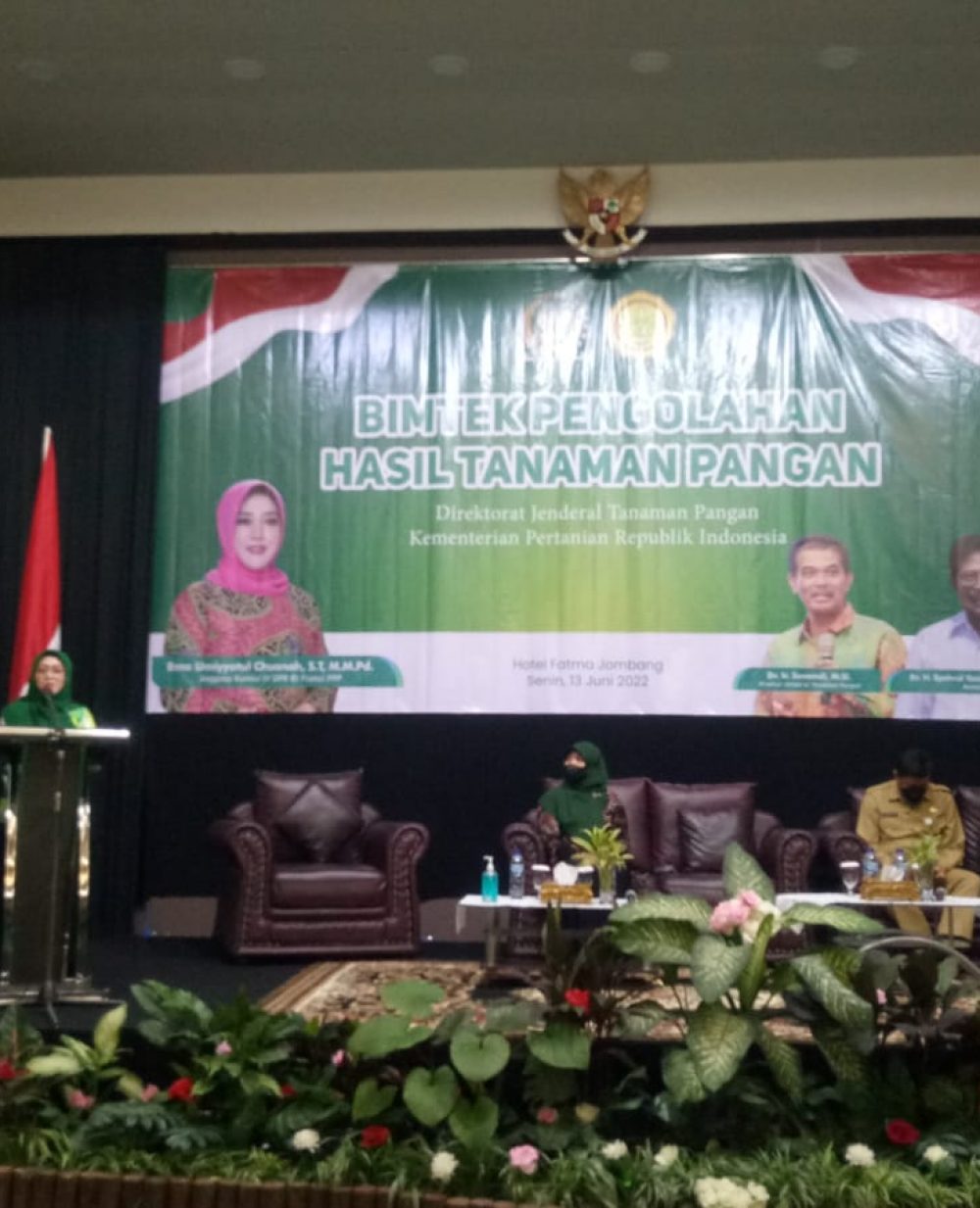 foto : Kondisi acara saat bimtek Bimtek Bersama Kementrian Pertanian Dan Pengolahan Hasil Pangan di hotel Fatma Jombang. Senin (13/6/2022).