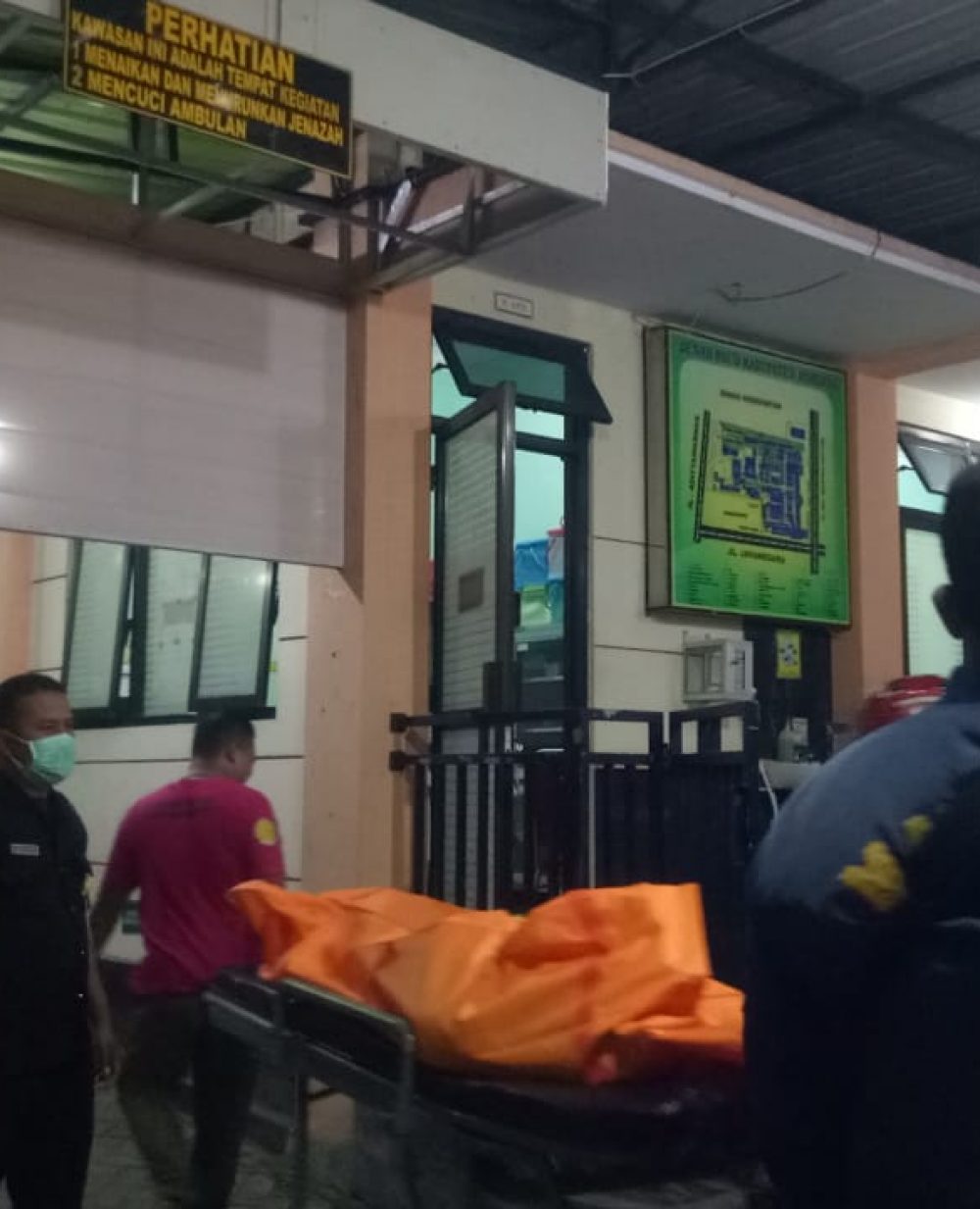 Jalan Miring, Truk Bermuatan Tebu Terguling Telan 4 Korban Jiwa