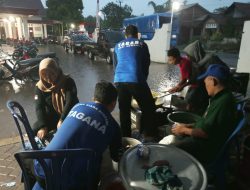 Bupati Jombang Meninjau Posko Dapur Umum di Banjir Jombok Kesamben