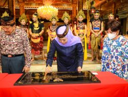 Kunjungi Kraton Majapahit Jakarta, Khofifah Sebut Gagasan Luar Biasa Bangkitkan Semangat Wujudkan Gerbang Baru Nusantara