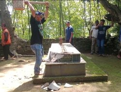 Fiktif, Warga Bongkar Makam Misterius di Kabuh Jombang