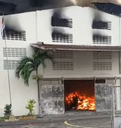 api yang melalap pabrik sepatu di Mojongapit, Jombang (Istimewa)