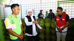 Gubernur Khofifah Ajak Masyarakat Bijak Gunakan LPG Dan Konsumsi BBM, Imbau Tidak Panic Buying dan Perketat Pengawasan Guna Cegah Spekulan